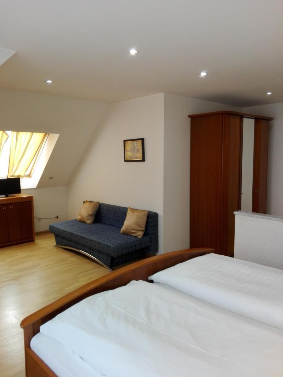 Hotel Restaurant 1000 Cologne Chambre photo